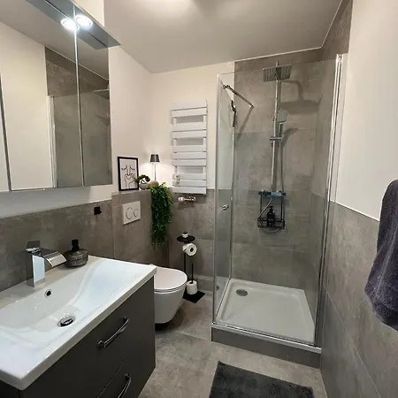 Apartment W&d Living - Kleines Italien Mit Parkplatz Und Balkon