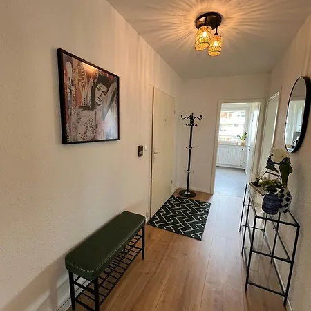 W&d Living - Kleines Italien Mit Parkplatz Und Balkon Celle