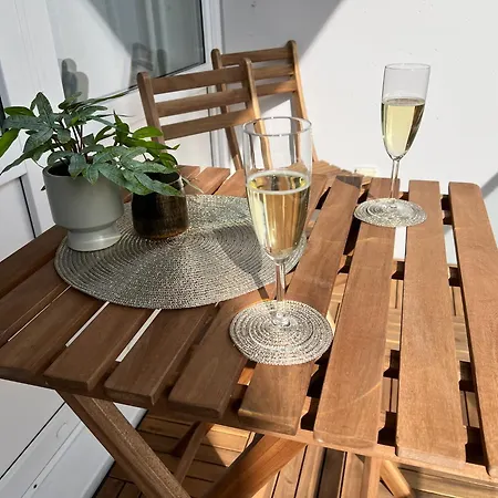 W&d Living - Kleines Italien Mit Parkplatz Und Balkon