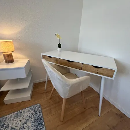 Apartment W&d Living - Kleines Italien Mit Parkplatz Und Balkon *