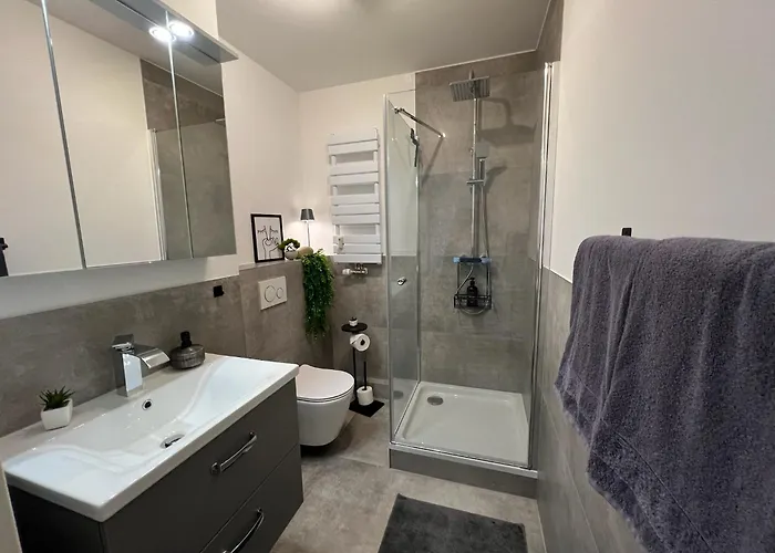 W&d Living - Kleines Italien Mit Parkplatz Und Balkon ツェレ